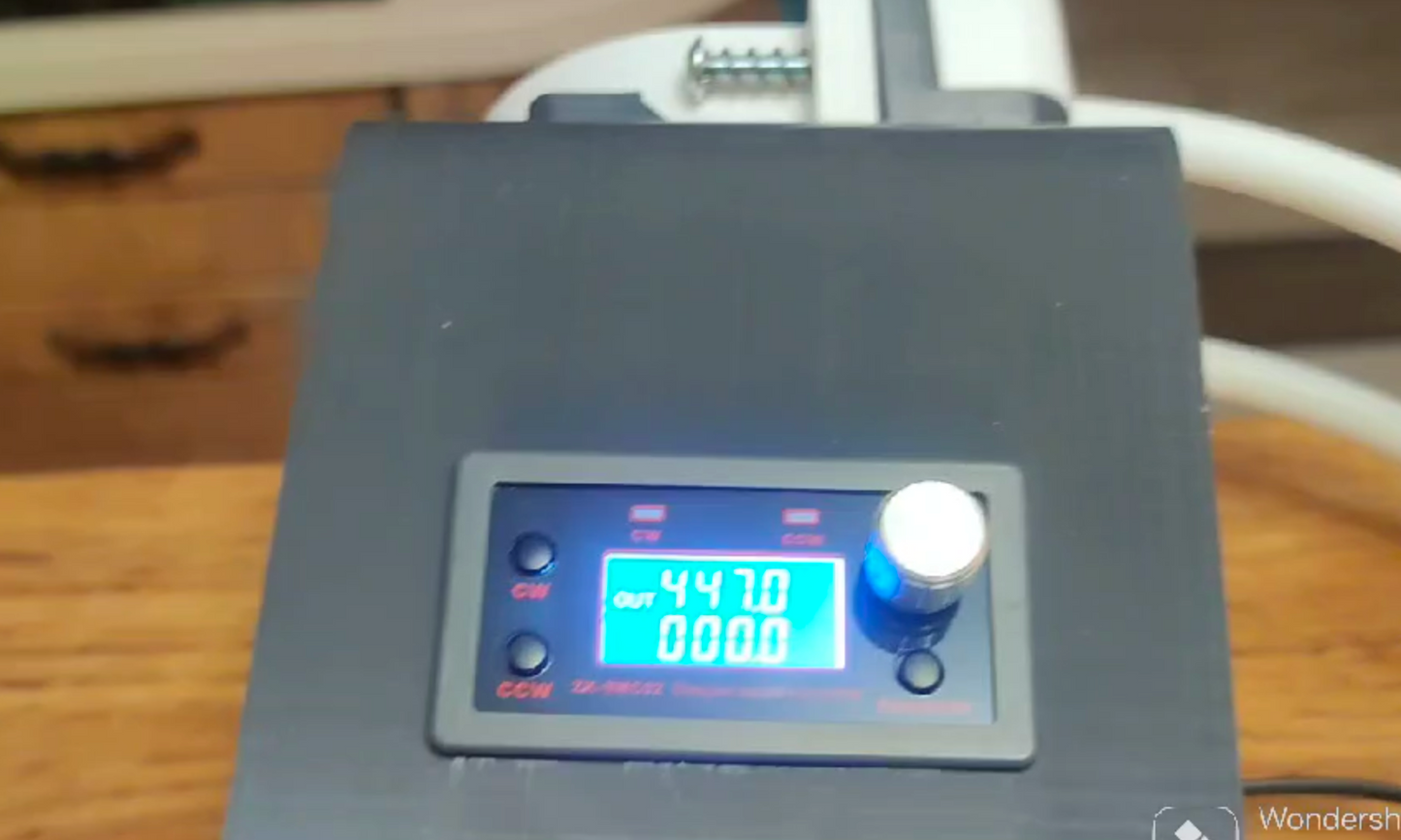 Насос для бражної колони 200 л/год — з регулюванням потоку, RPM, реверсом і калібруванням — програмований