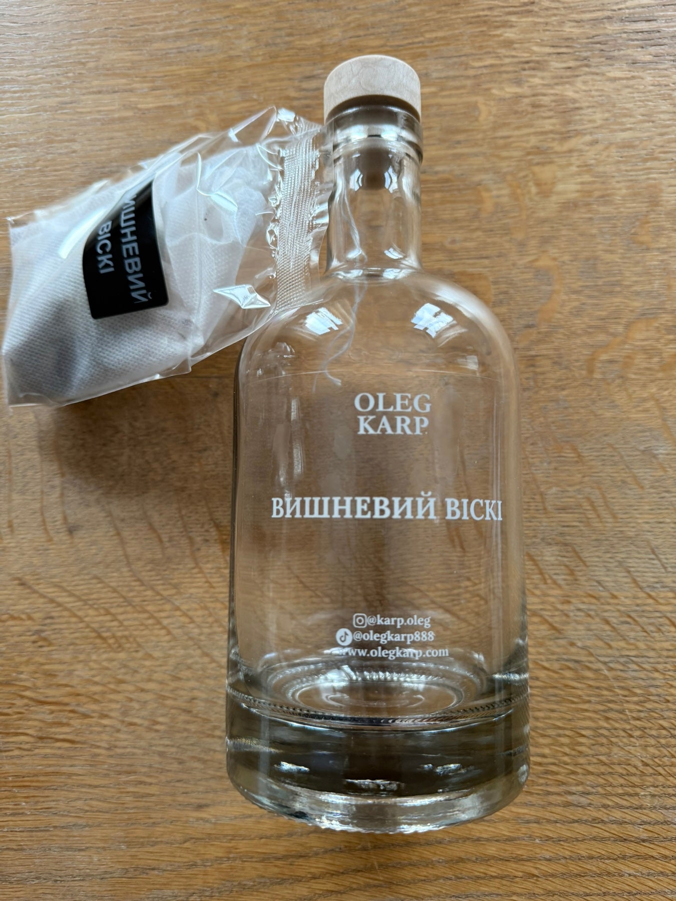 🔹 Подарунковий набір “Вишневий віскі OLEG KARP”