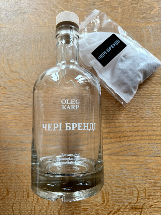 🔹 Подарунковий набір “Чері бренді OLEG KARP”